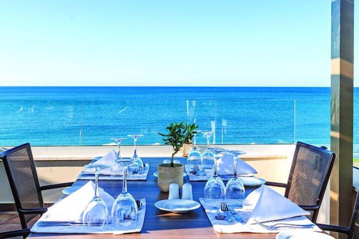 Dining 94 of 136