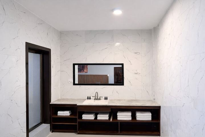 Room 34 of 57