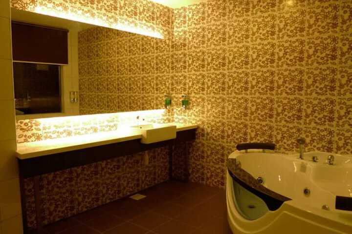 Room 28 of 36