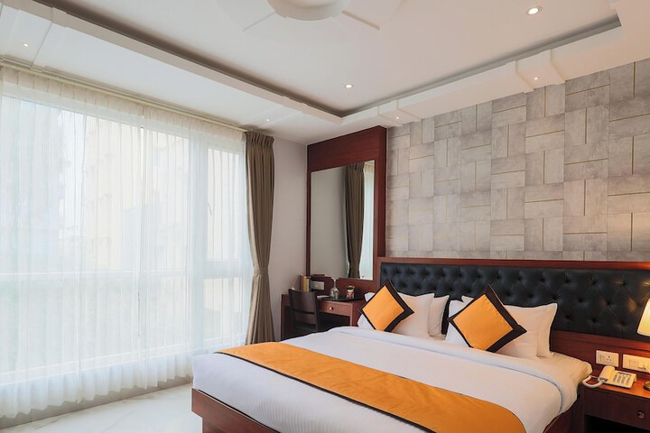 Room 11 of 22