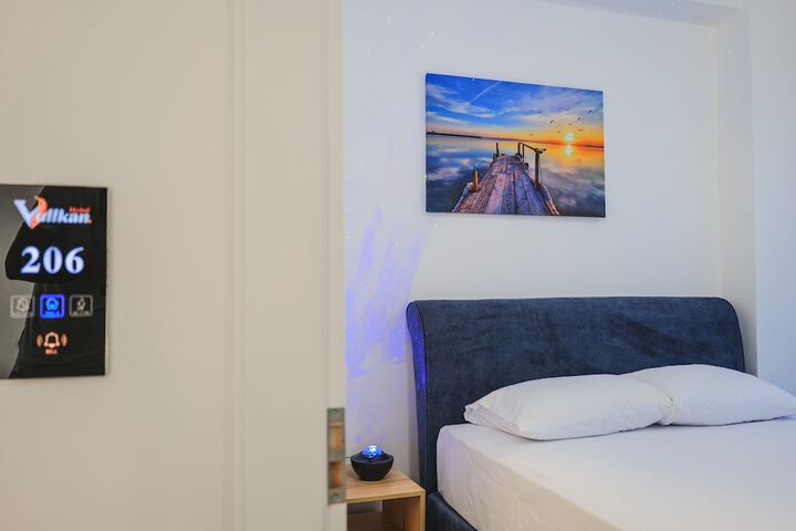 Room 16 of 62