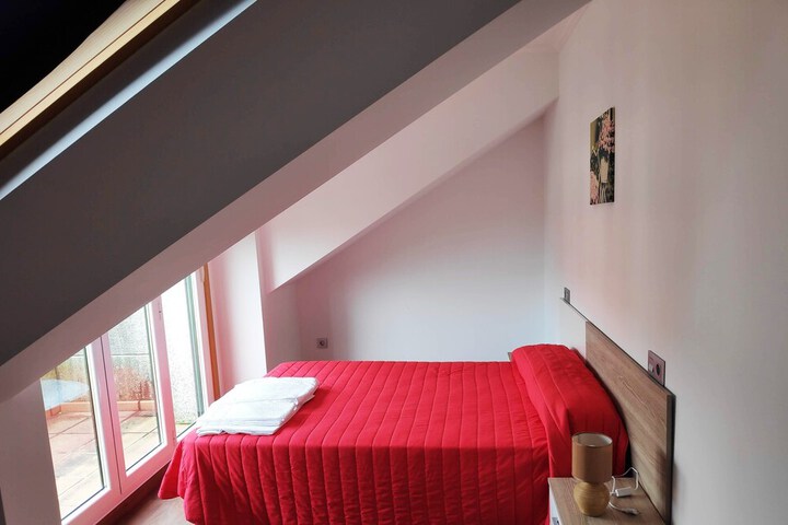 Room 8 of 48