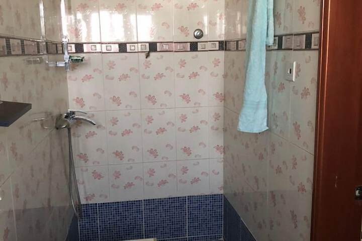 Room 13 of 28