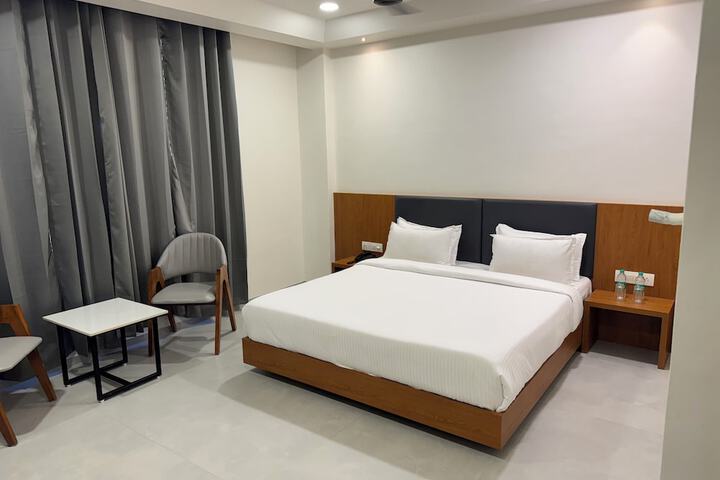 Room 2 of 12