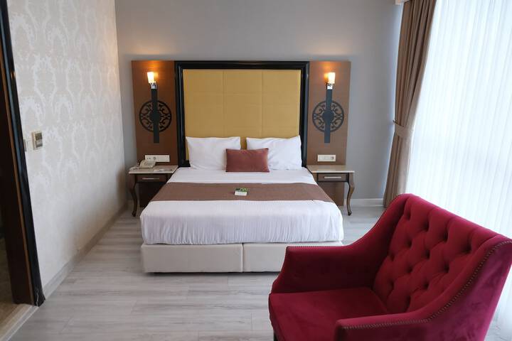 Room 5 of 70