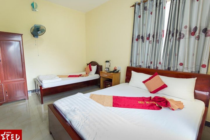 RED HOTEL