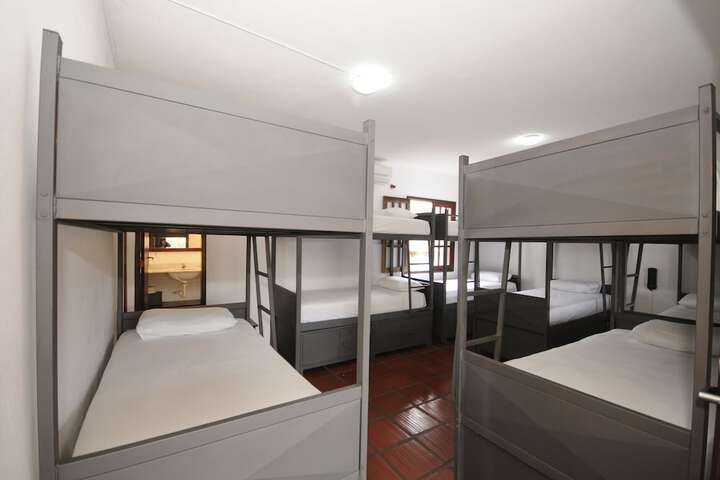 Room 11 of 32