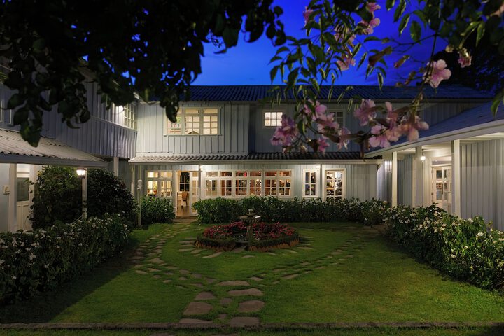 Hotel Exterior 112 of 134