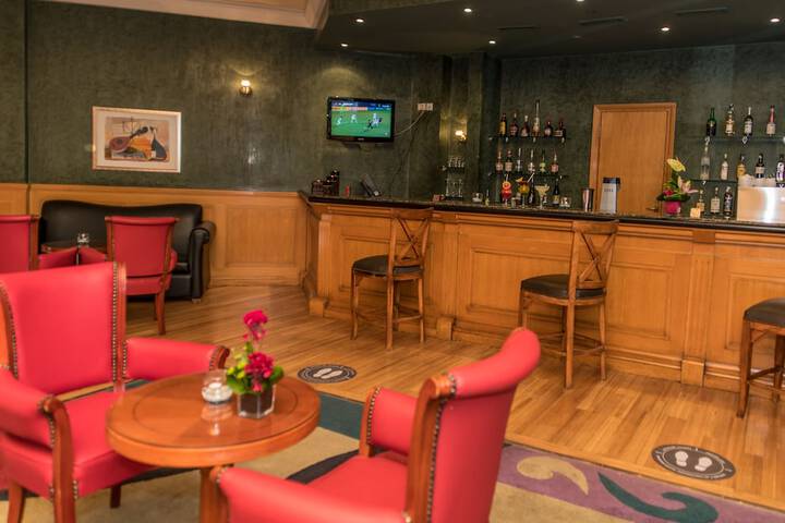 Lounge 109 of 140