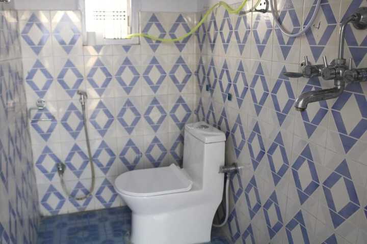 Room 6 of 11