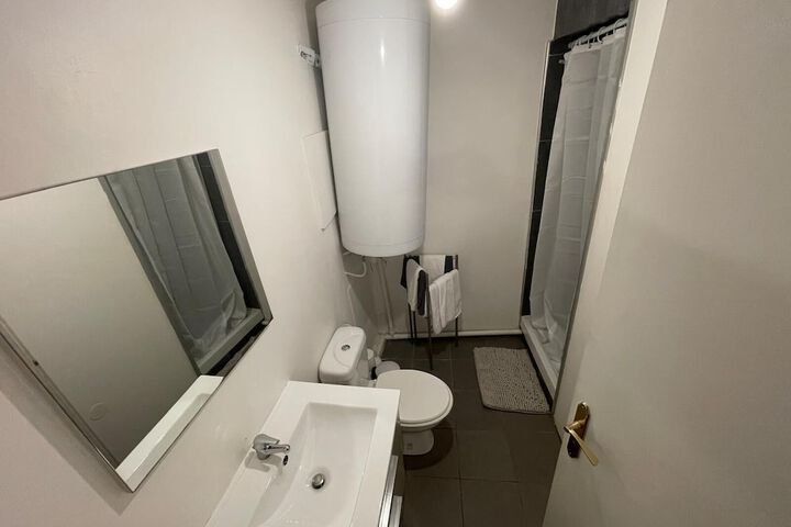 Room 12 of 17