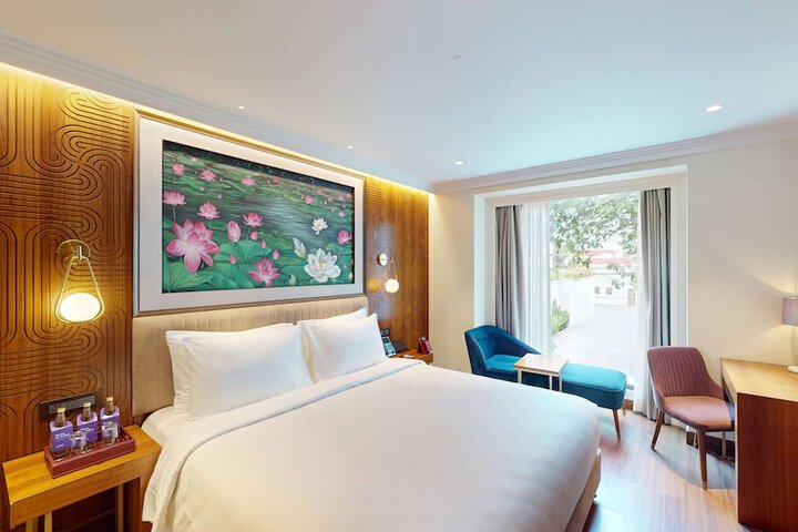 Room 45 of 231