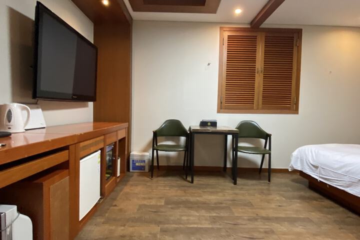 Room 9 of 73