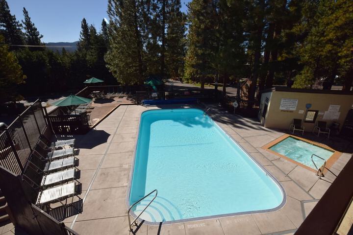 Pools & Facilities