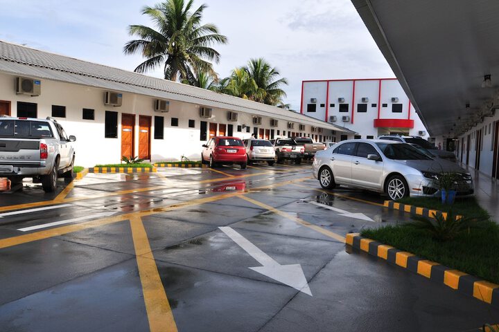 Hotel Exterior 41 of 42