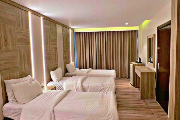 Room 9 of 31