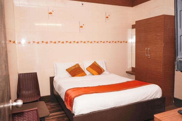 Room 3 of 34