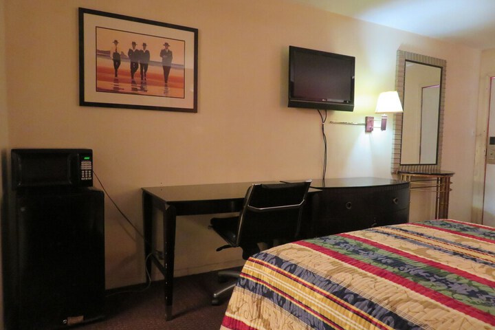 Room 7 of 11