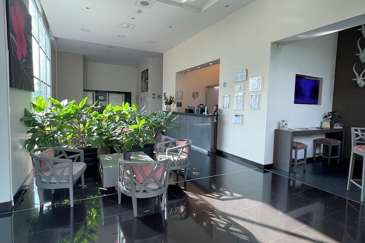 Entrance & Lobby