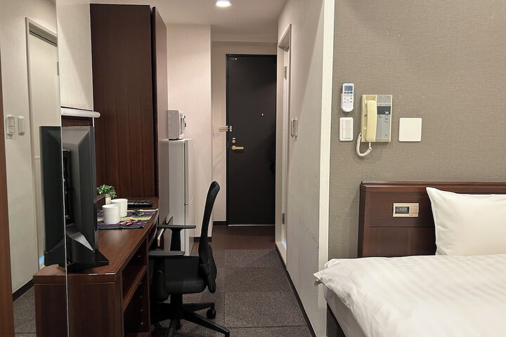 Room 6 of 46