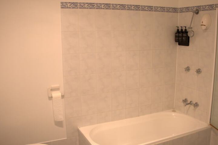 Room 16 of 26