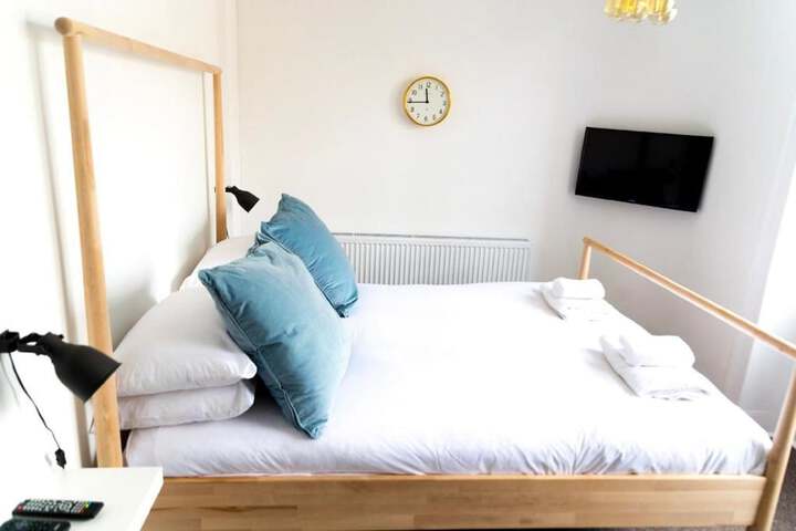 Room 12 of 64