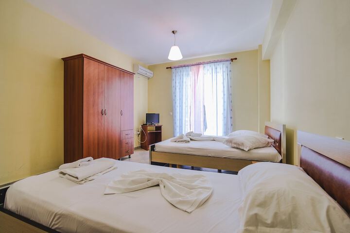 Room 51 of 84