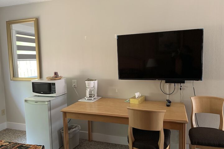 Room 28 of 63
