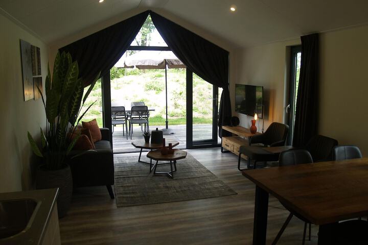 Room 5 of 40
