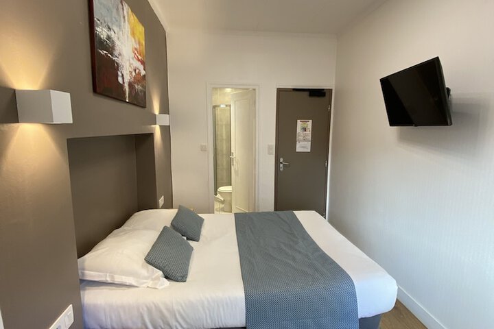 Room 18 of 76