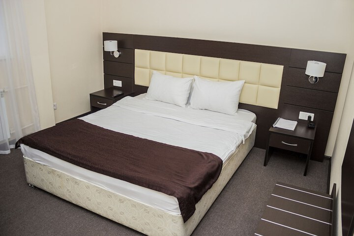 Room 10 of 50