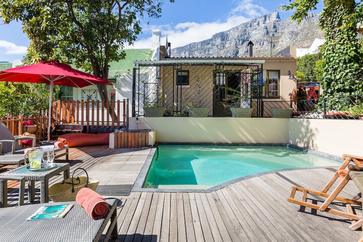Pool Hotel