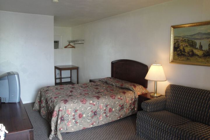 Room 4 of 14