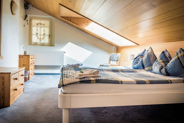 Room 13 of 115