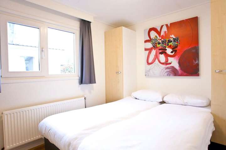 Room 5 of 37