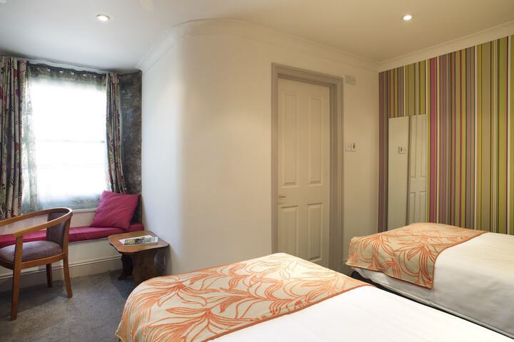 Room 15 of 50