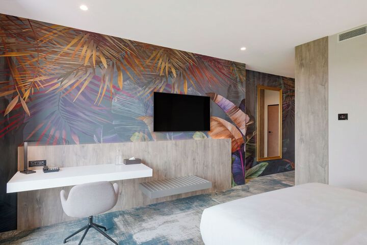 Room 2 of 29