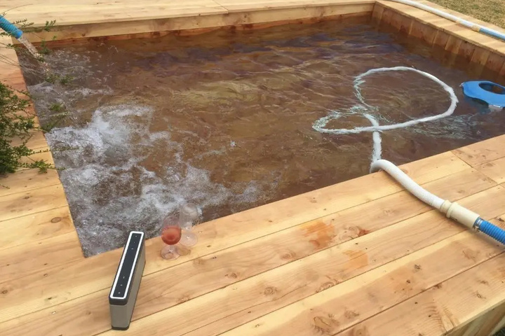 Pool 10 of 19