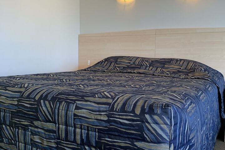 Room 7 of 24