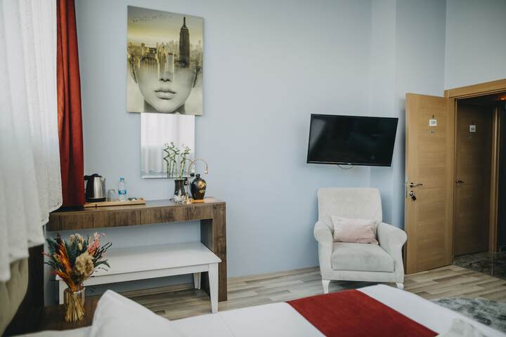 Room 3 of 13