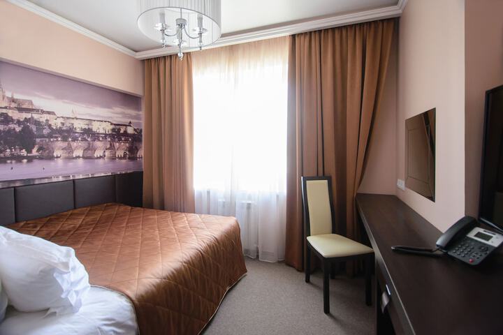 Room 16 of 37