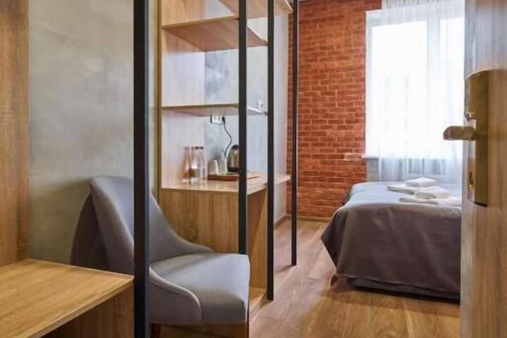 Room 20 of 33