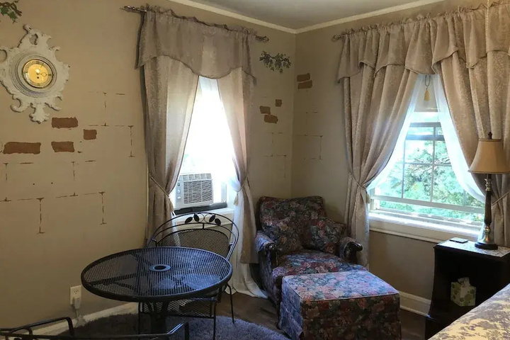 Room 3 of 15