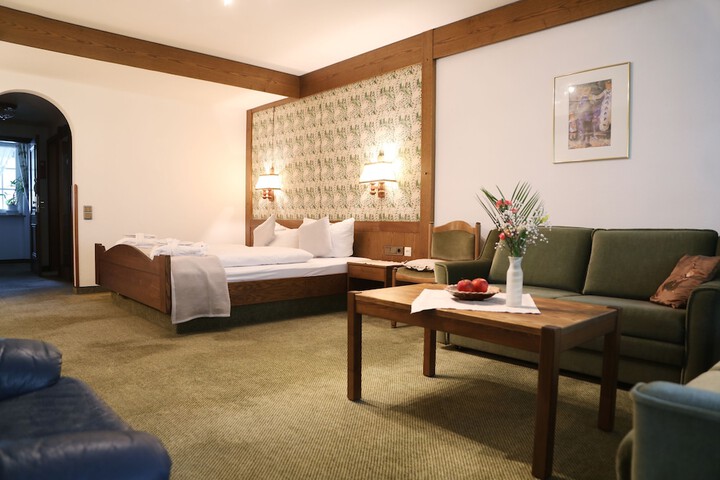 Room 16 of 107