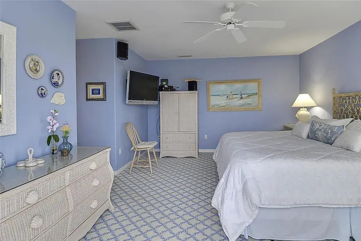 Room 4 of 15