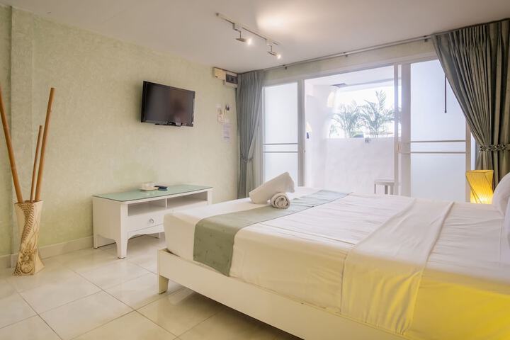 Room 8 of 35