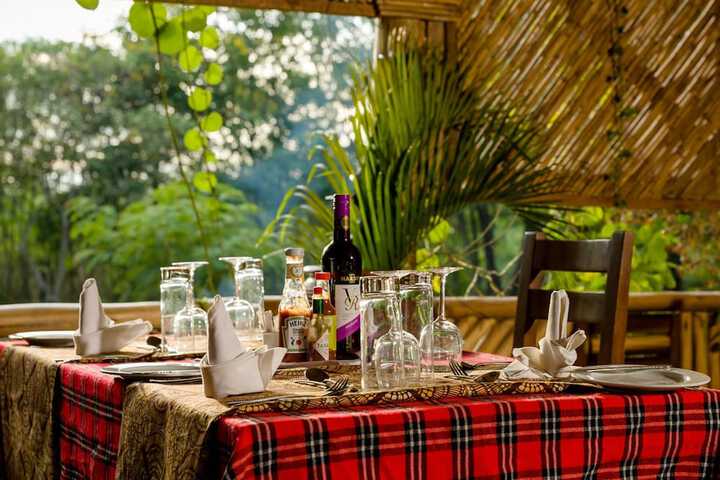 Dining 7 of 12
