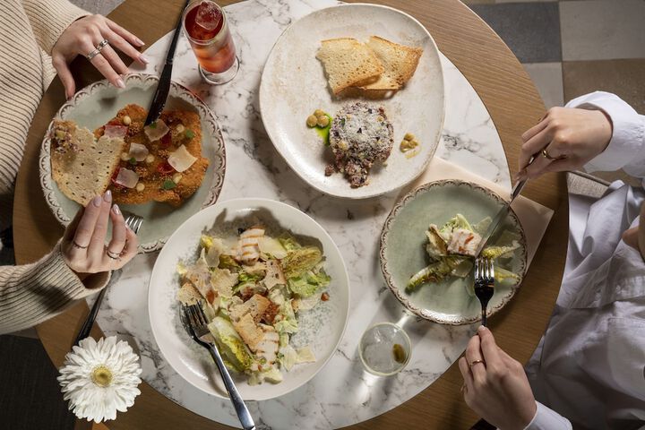Dining 58 of 81