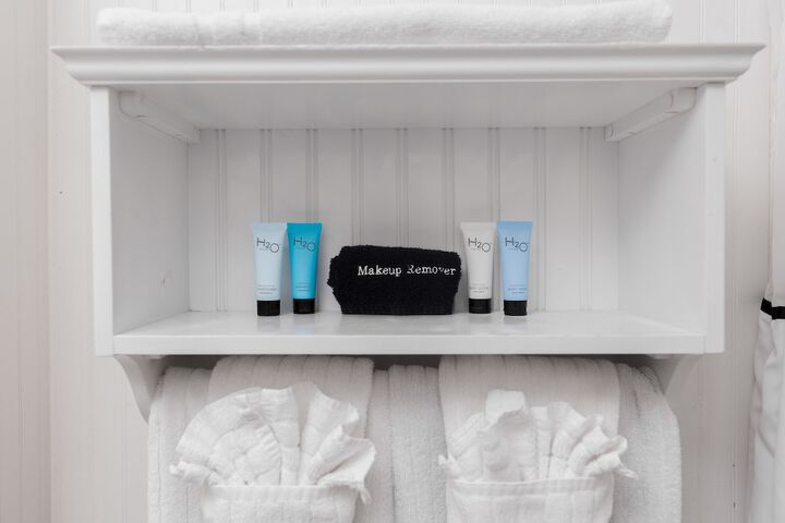 Bathroom amenities