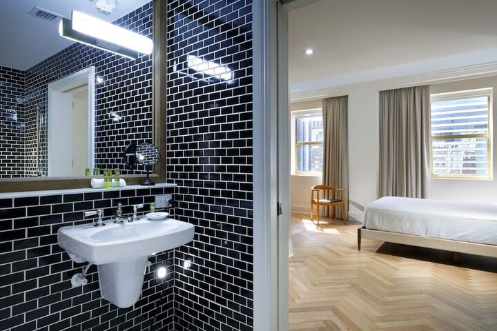 Standard Room, King or Two Doubles (4 of 5)